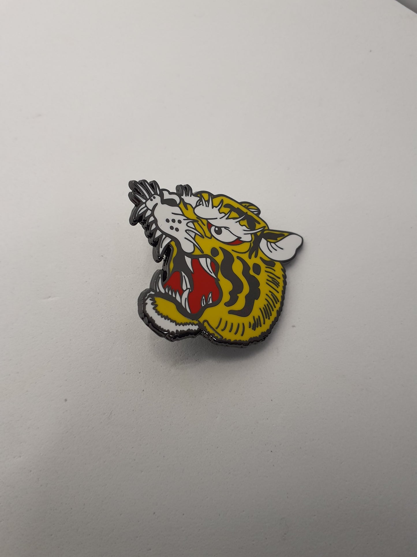 Pin de metal Tigre Old School Tatto