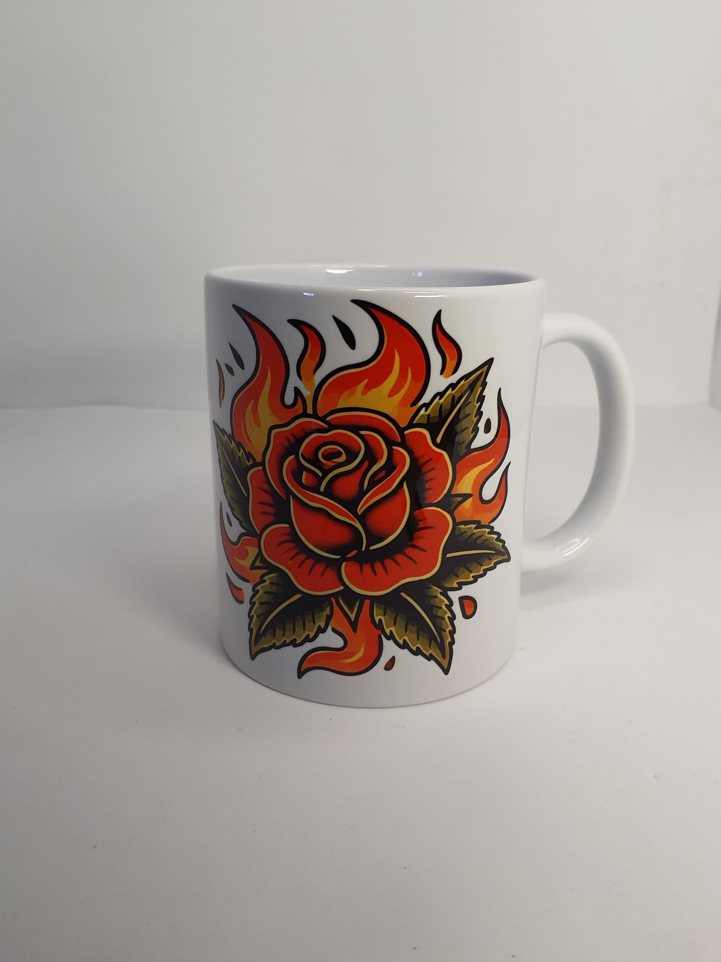 Taza Diseño Rosa Old School Tattoo