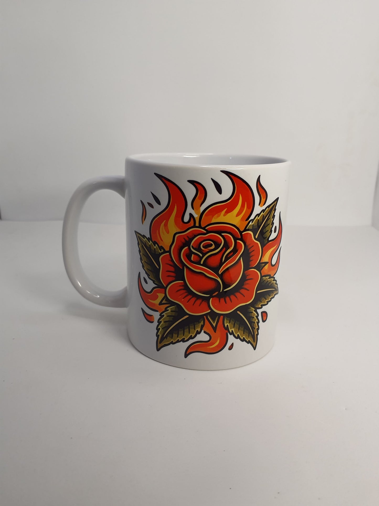 Taza Diseño Rosa Old School Tattoo