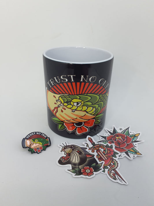 Pack Taza más pin y pègatinas diseño vieja escuela